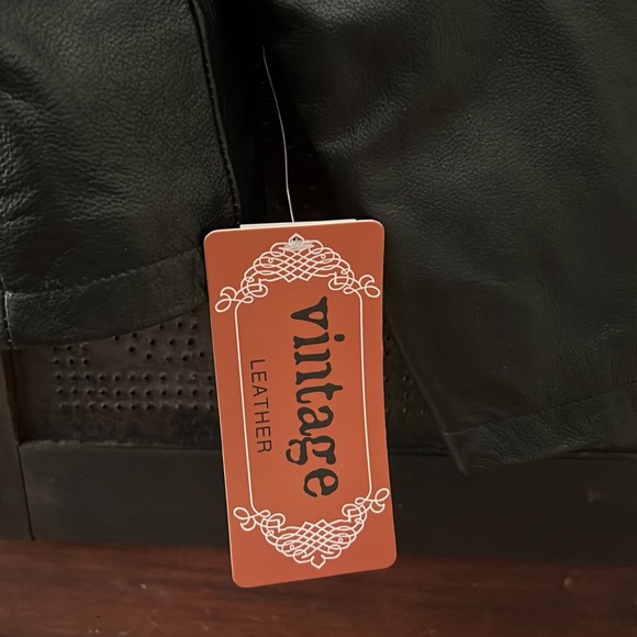 NWT Mens Size Medium Vintage Leather Jacket - Picture 2 of 10